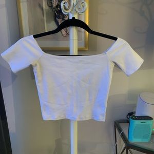 Aritzia crop top